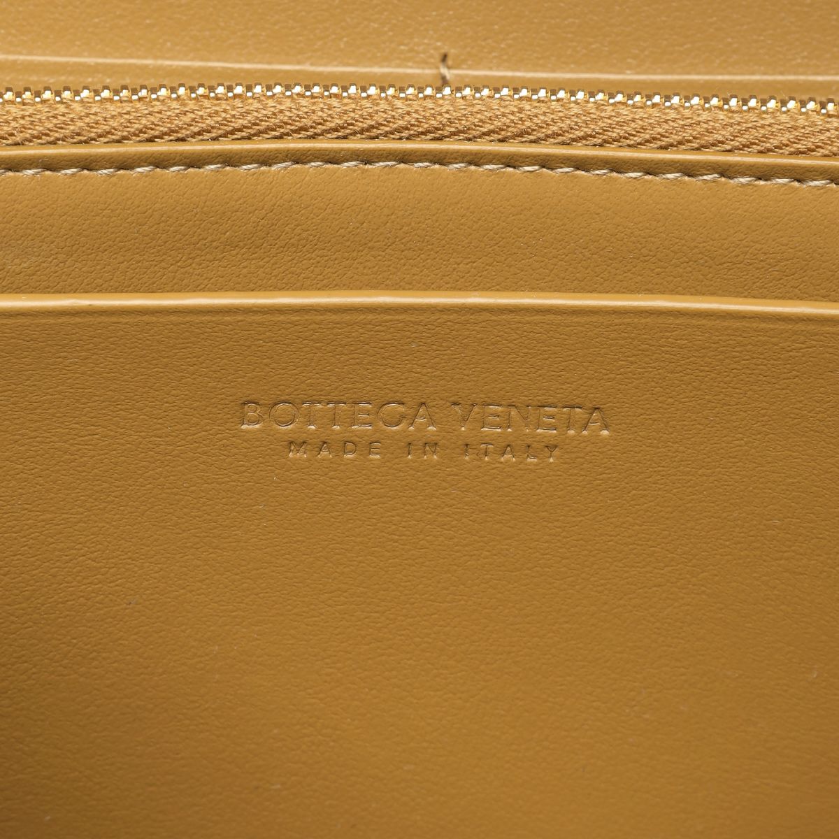 ボッテガ ヴェネタ 二つ折り長財布