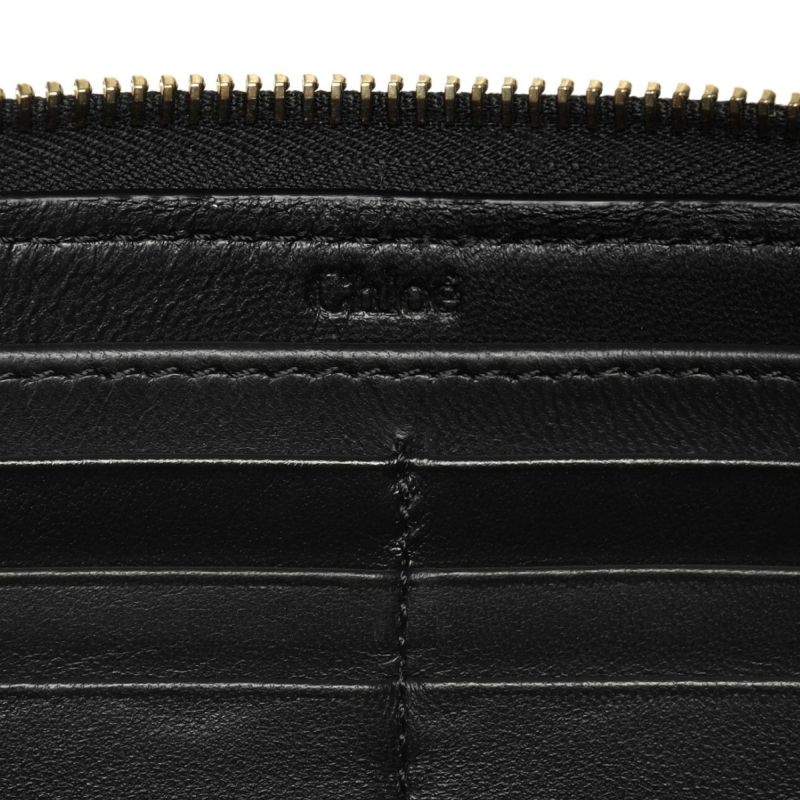 クロエ ラウンドファスナー長財布