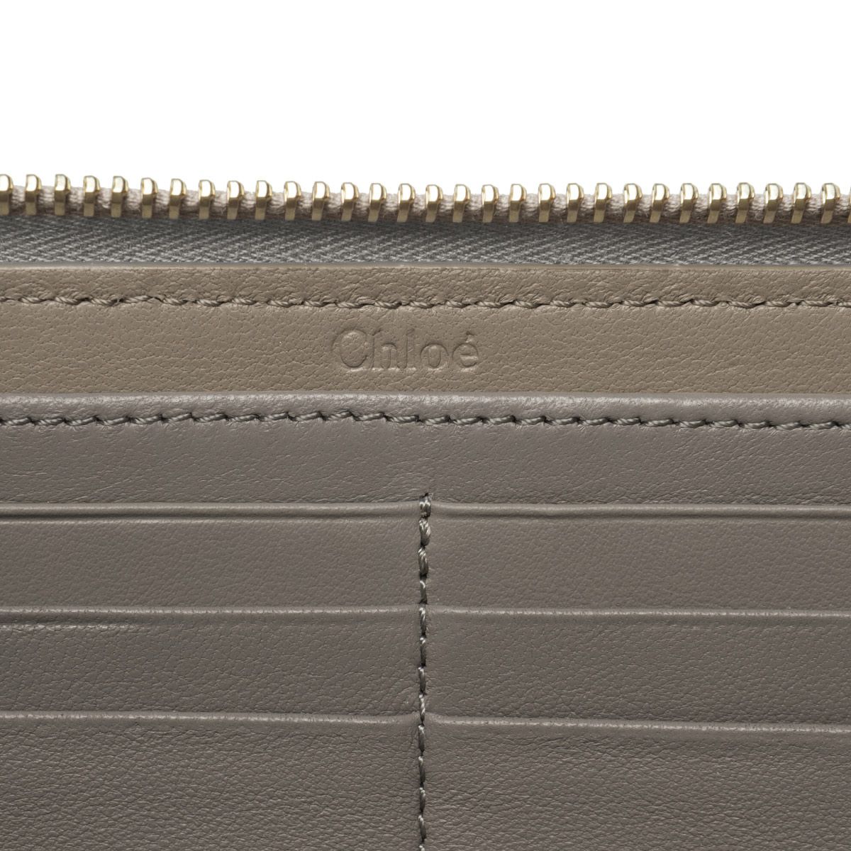 クロエ ラウンドファスナー長財布