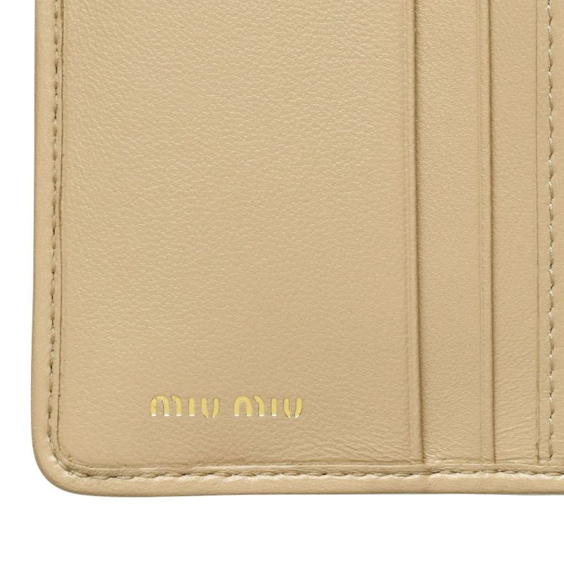 miu miu ベージュ 二つ折り財布 miu ミュウミュウ MIUMIU 財布 二つ折り財布 スモール ナッパ