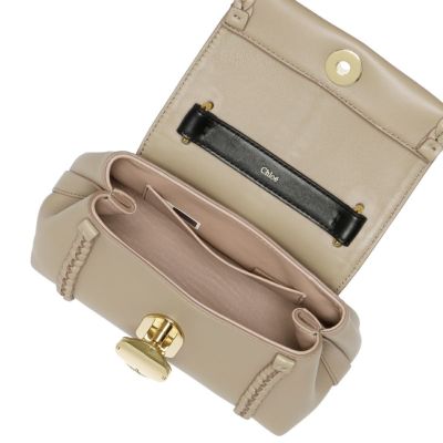 【国内即発】Chloe CHC23AS575 J58 20G ショルダーバッグ (新品) 国内即発】Chloe CHC23AS575 J58 20G ショルダーバッグ (新品